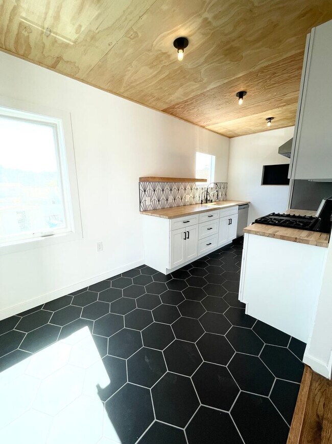Foto del edificio - 3116 Chaucer St