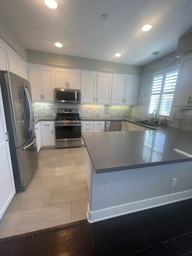 Building Photo - 87 Via Aldea