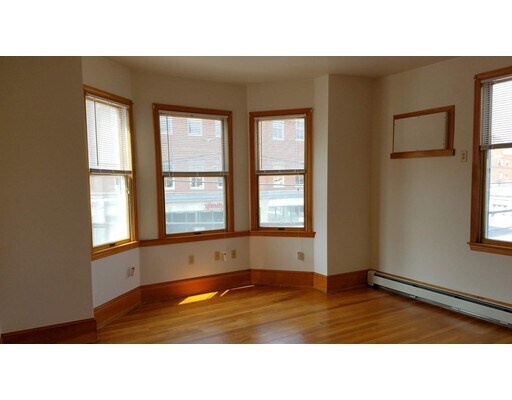 Building Photo - 123 Beacon St