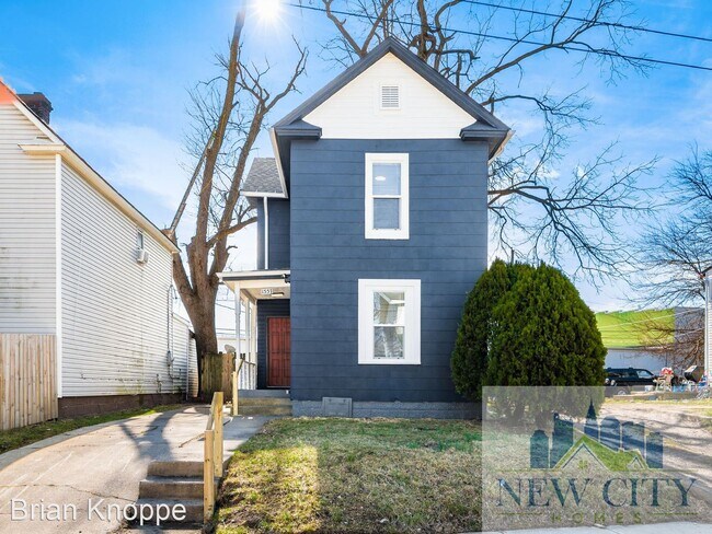 Foto del edificio - 2 br, 1 bath House - 1557 Safford Ave