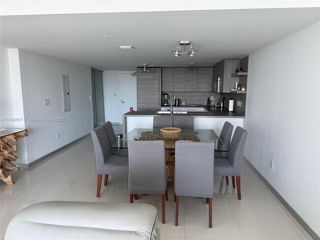Foto del edificio - 400 Sunny Isles Blvd