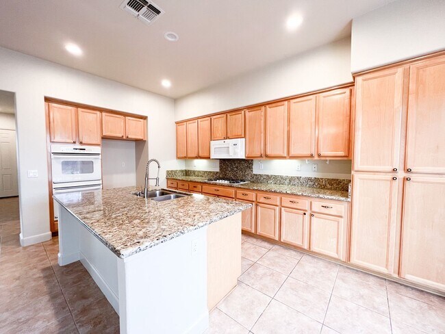 Building Photo - 1808 Spokane Rd