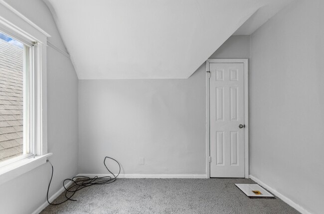 Foto del edificio - 10643 S Calhoun Ave