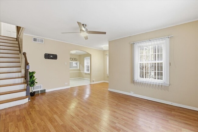 Foto del edificio - 6415 Drake Ave