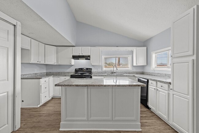 Building Photo - 228 Orange St