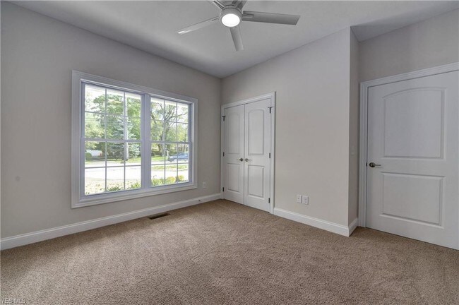 Foto del edificio - 25784 Center Ridge Rd