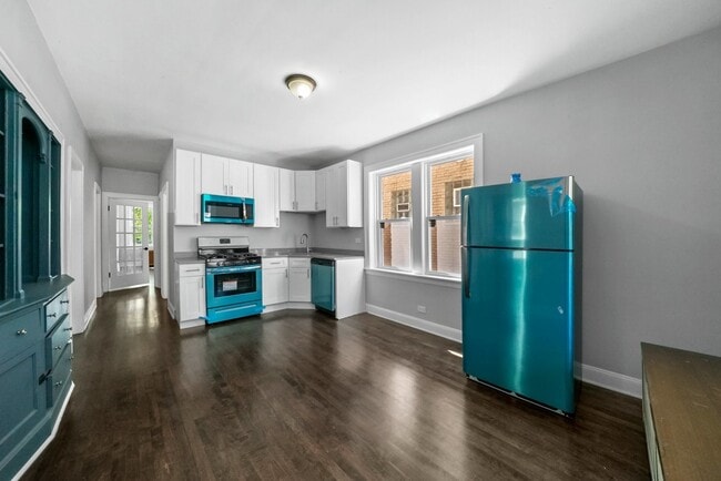 Building Photo - 4730 S Komensky Ave
