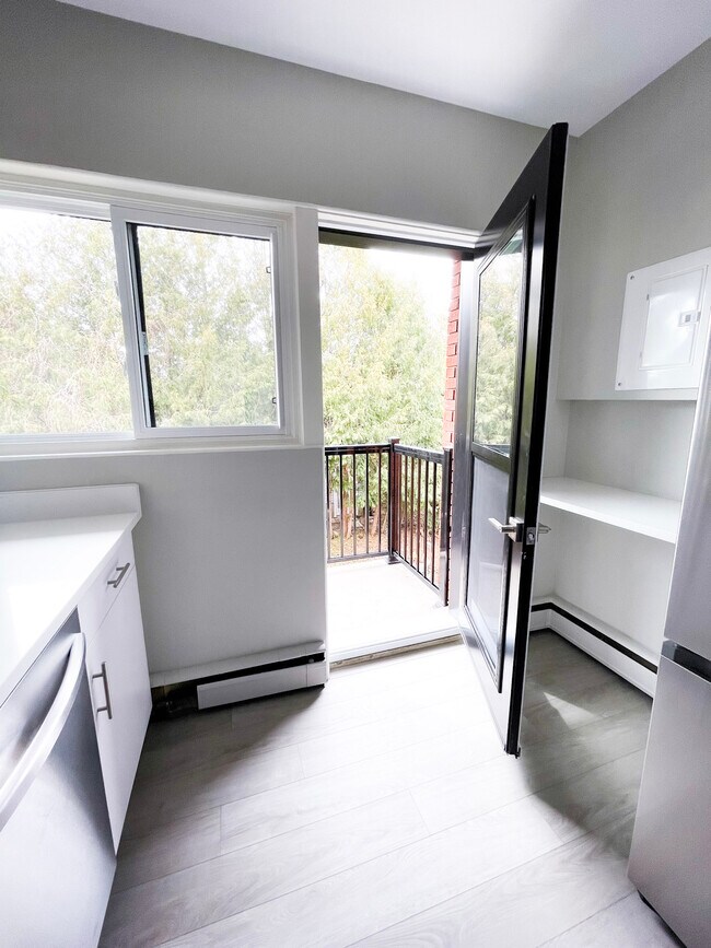 Building Photo - 1-Bedroom Unit In Quiet Neighborhood