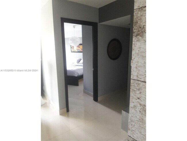 Building Photo - 3600 Mystic Pointe Dr