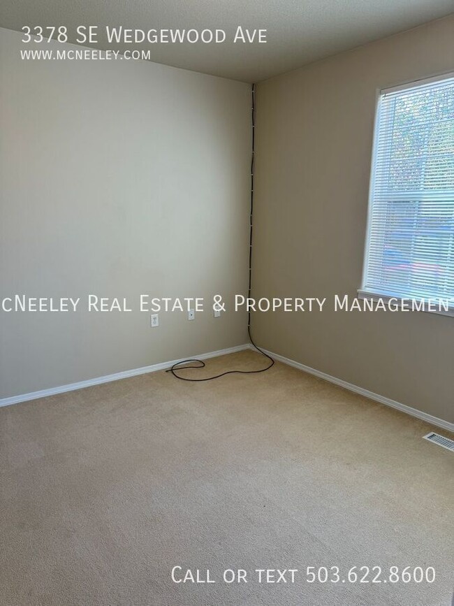 Foto del edificio - 3378 SE Wedgewood Ave