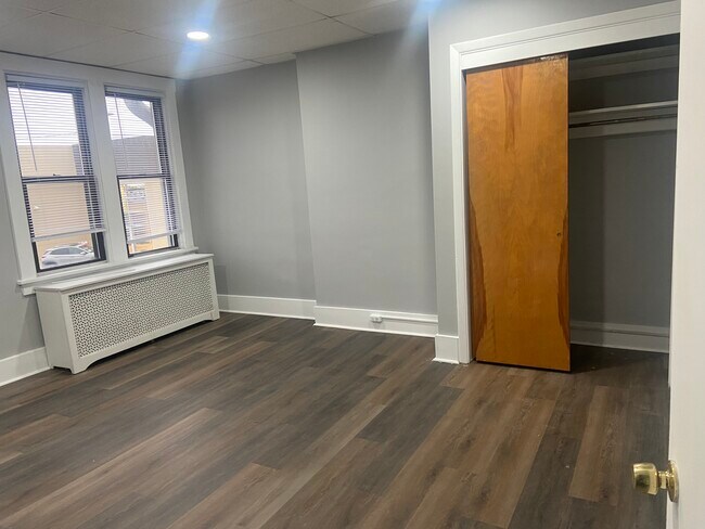 Building Photo - 3249 W Liberty Ave