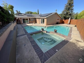Building Photo - 480 Sandstone Dr