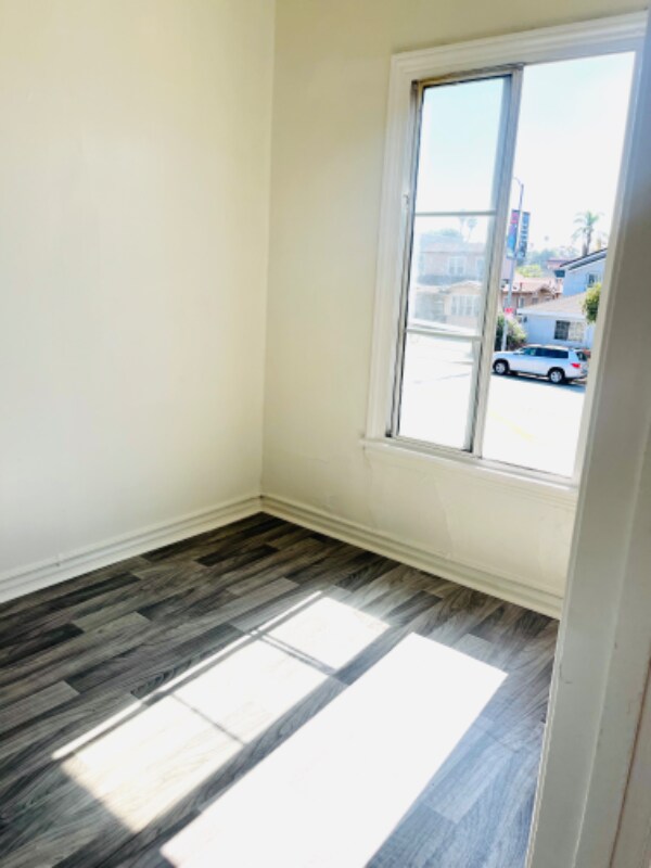 Foto del edificio - 2329 Crenshaw Blvd