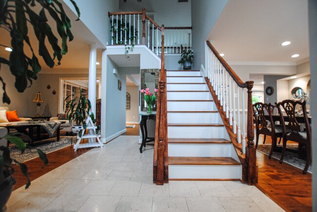 Foto del edificio - 9321 Ravenridge Rd