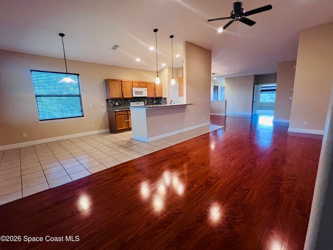 Building Photo - 4865 Revenna Ct