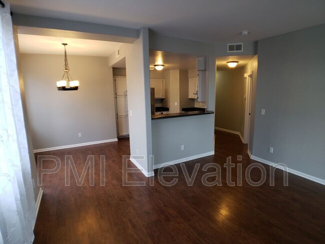 Building Photo - 1010 S Yampa St