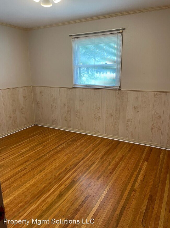 Foto del edificio - 3 br, 1 bath House - 445 Shepley Drive
