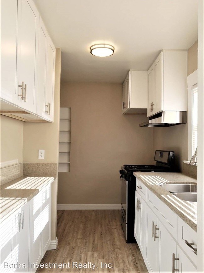 Building Photo - 1209 E 2nd St