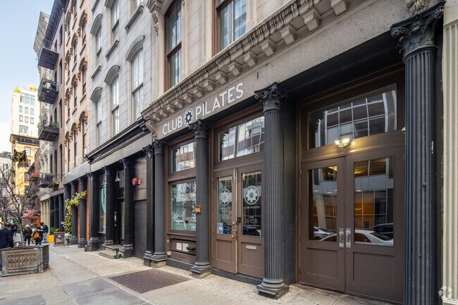 Entrada - 47 Murray St