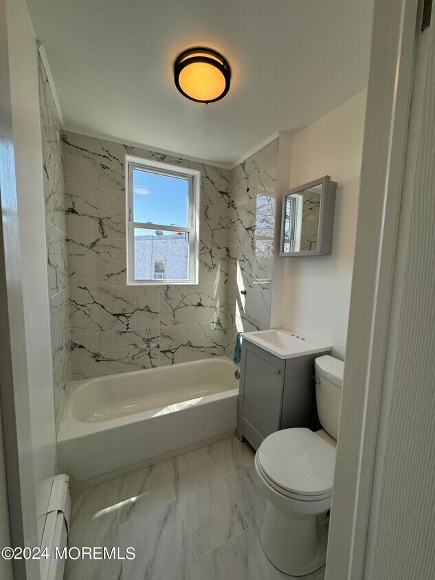Building Photo - 307 Clinton Pl