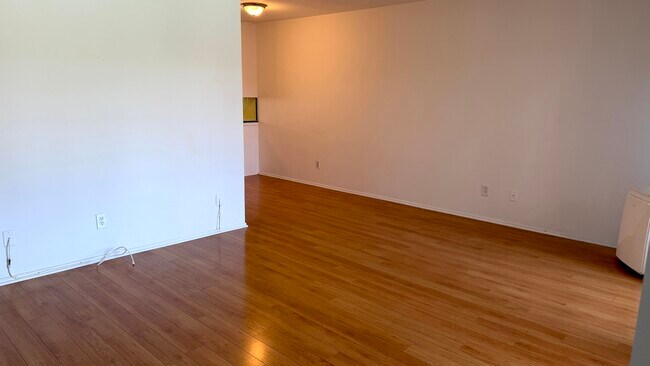 Foto del edificio - 260 S Sycamore Ave