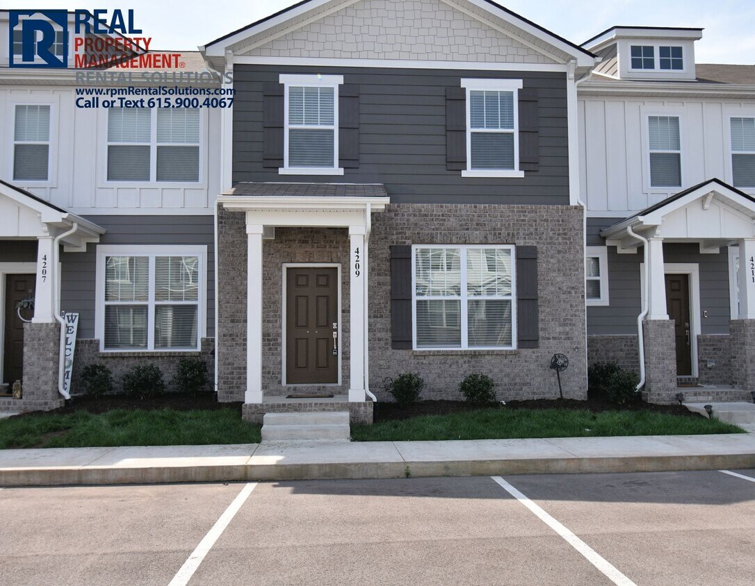 Primary Photo - Beautiful 3 bedroom townhome in Blackman! ...