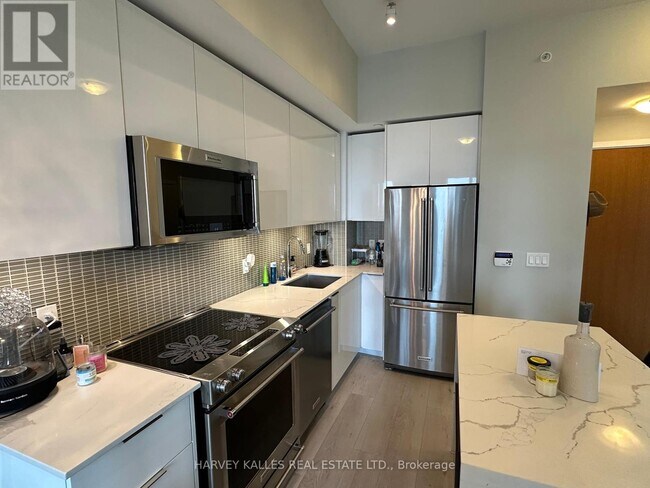 Building Photo - 30-4230 Shore Breeze Dr