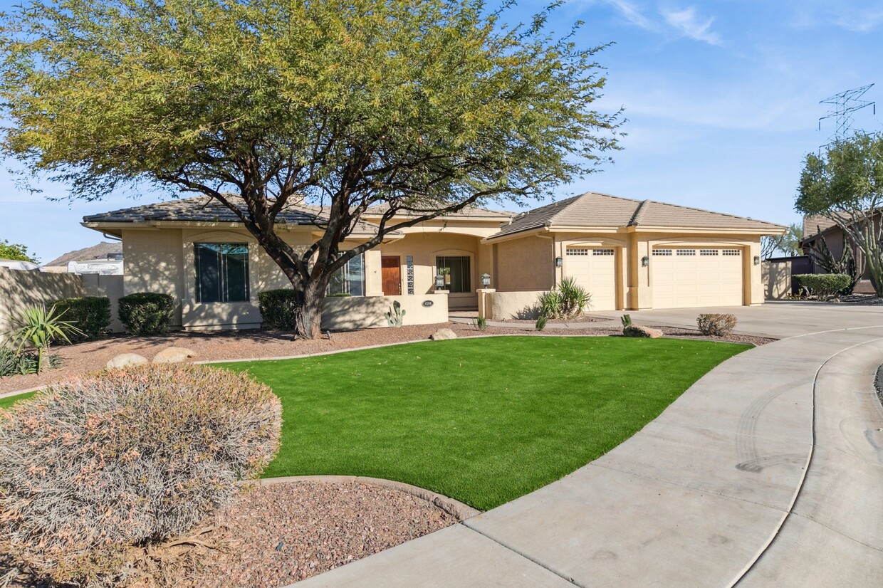 Foto principal - 4306 W Saguaro Park Ln