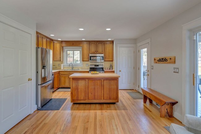 Building Photo - 1865 Cobblestone Ln