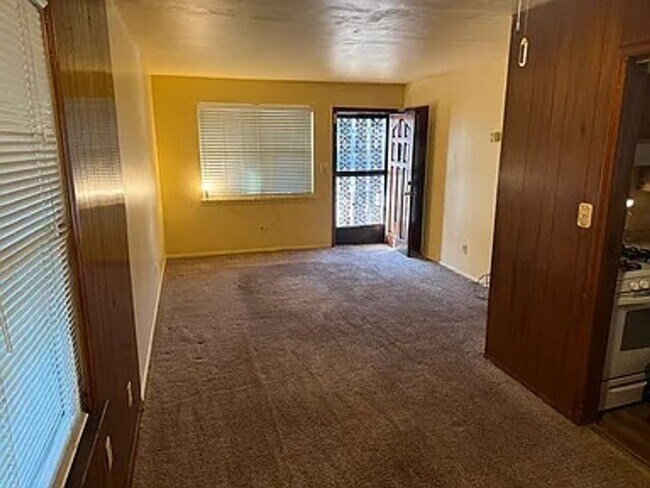 Foto del edificio - 2508 Perry Rd