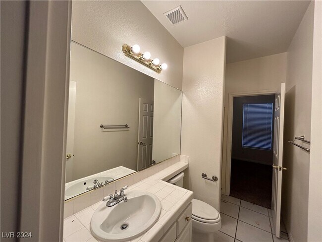 Building Photo - 1429 Clipperton Ave