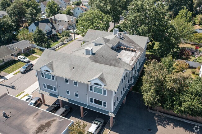Building Photo - 275 Liberty Ave