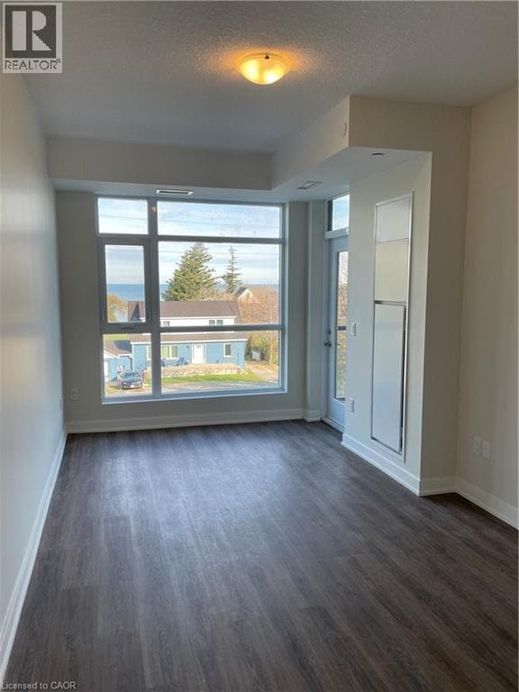 Building Photo - 309 N Service Rd