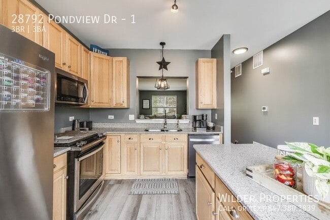 Building Photo - 28792 Pondview Dr
