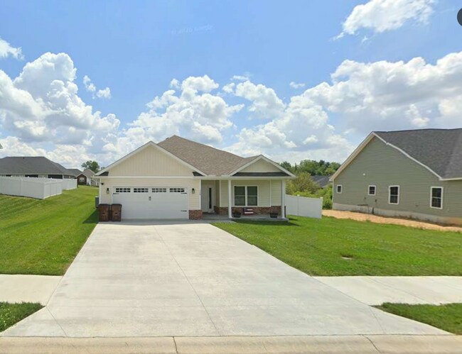 Foto del edificio - 128 Aiden Ln