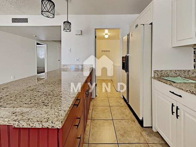 Foto del edificio - 5823 N 81st St