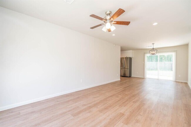 Building Photo - 511 Avondale Ln