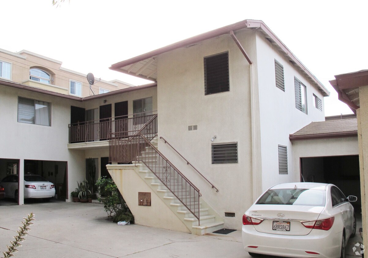 Building Photo - 1836 Colby Ave