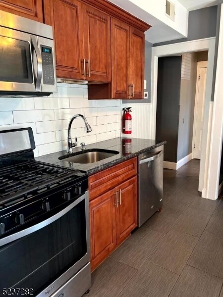 Foto del edificio - 386 Orange Rd