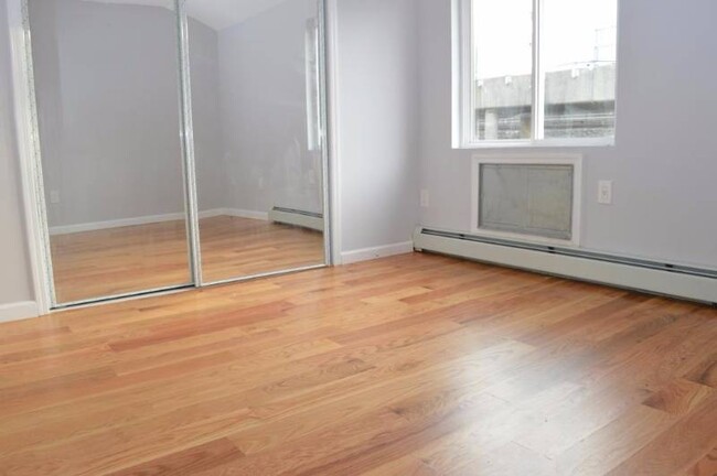 Foto del edificio - 134-30 Garrett St