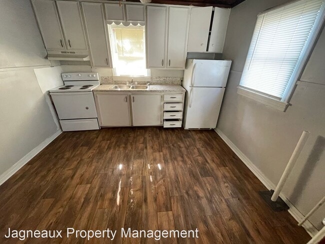 Building Photo - 1 br, 1 bath House - 417 W Logan St