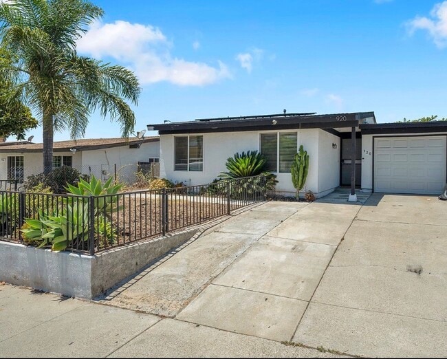 Building Photo - 920 Raintree Pl