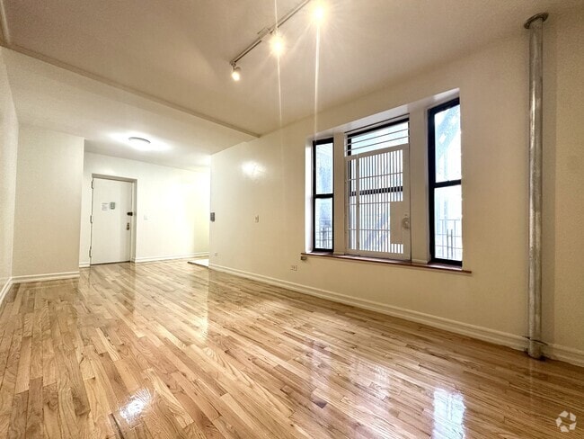 Building Photo - 610 W 150th St