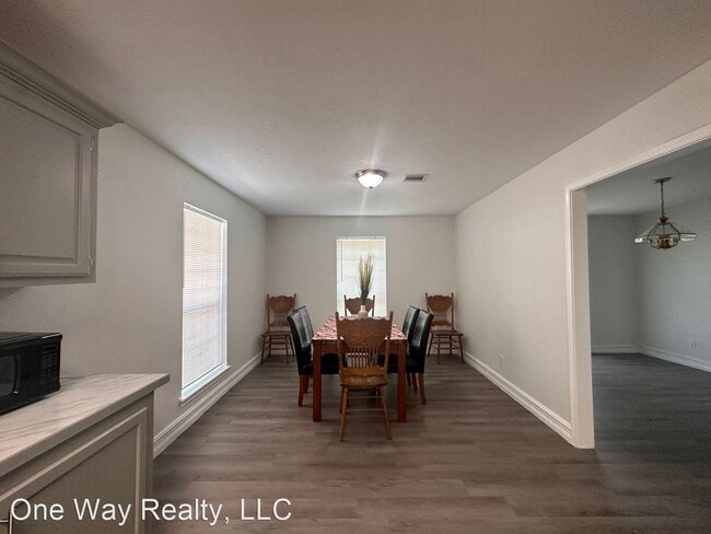 Building Photo - 3 br, 2 bath House - 5730 Hemlock st