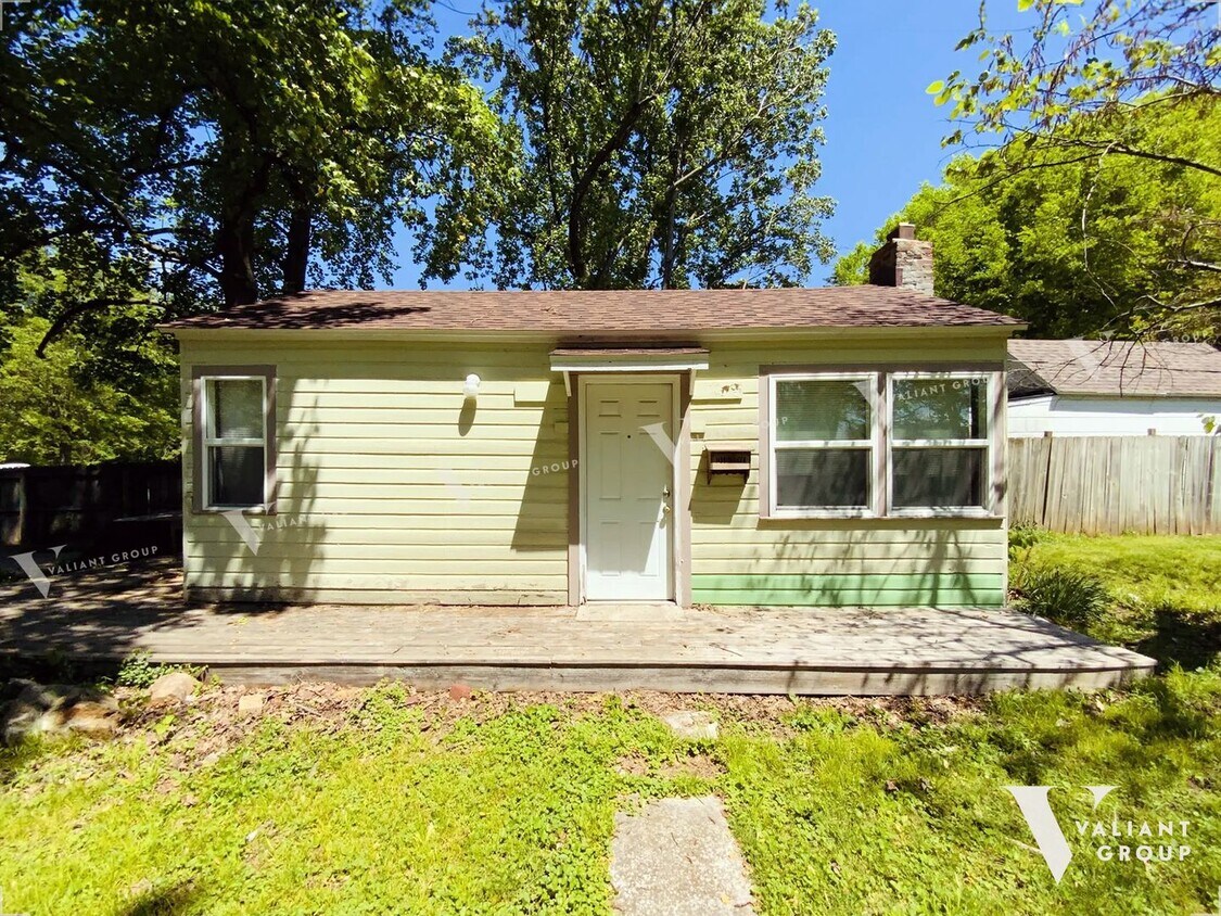 Primary Photo - 1313 S Jefferson Ave