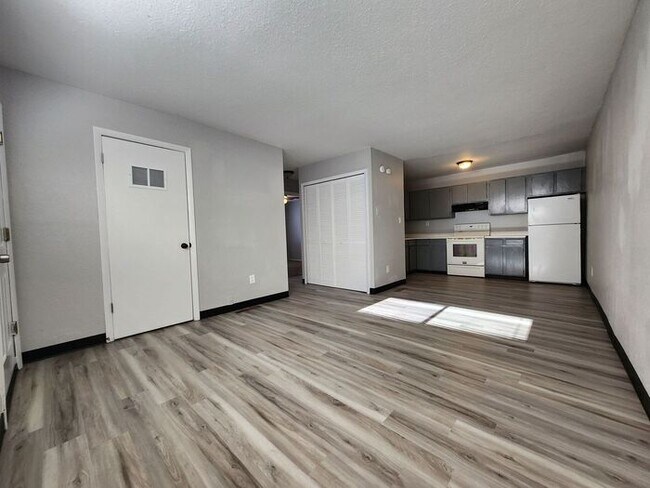 Building Photo - 2-Bedroom Home near Military Installations| Move-In Special: First Full Month Free!