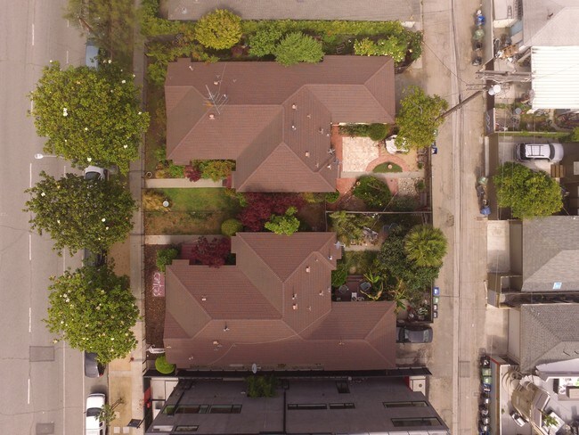 Foto del edificio - 310-316 Grand Blvd