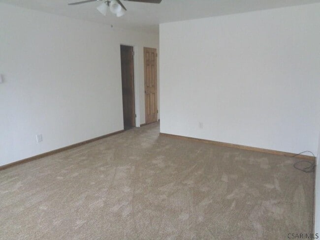 Building Photo - 626 Evergreen St