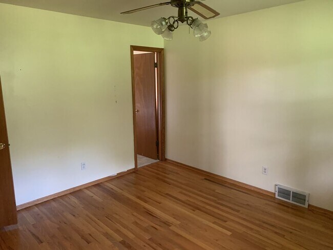 Foto del edificio - 8327 Lonkar