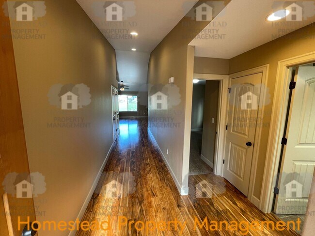 Foto del edificio - Single level, 3 bedroom house in desired neighborhood of Keizer!